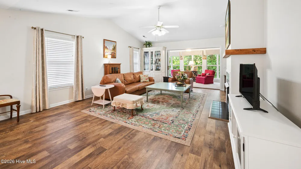 2209 Locksley Woods Drive #E Greenville, NC 27858