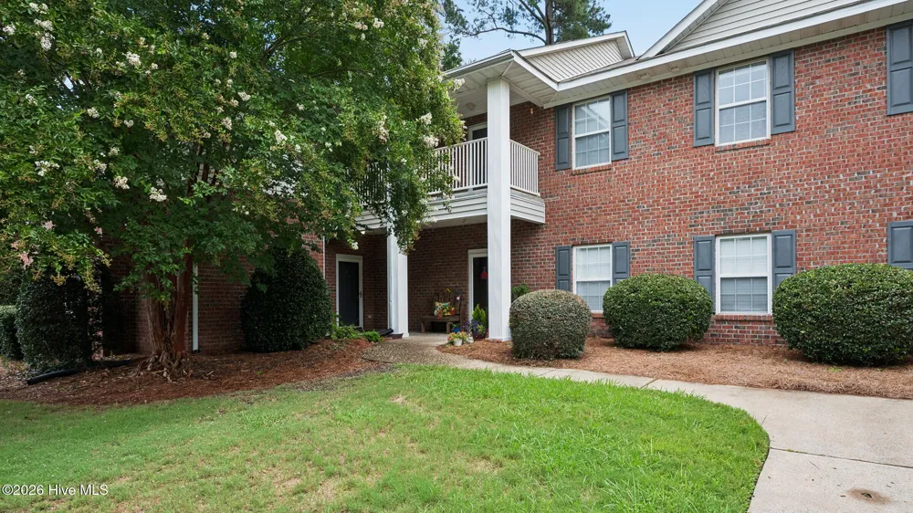 2209 Locksley Woods Drive #E Greenville, NC 27858