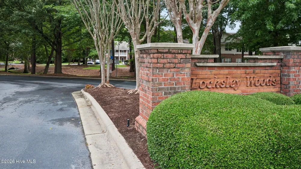 2209 Locksley Woods Drive #E Greenville, NC 27858
