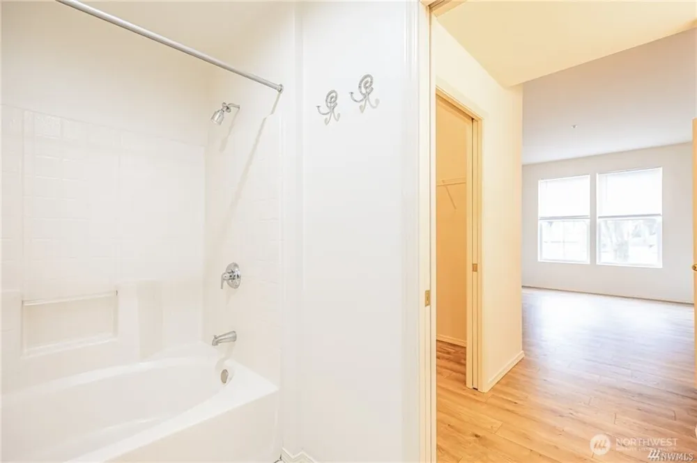 23790 SE Summerhill Lane Issaquah, WA 98029