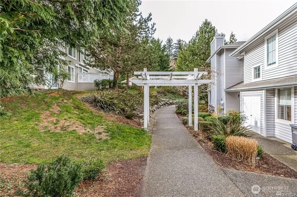 23790 SE Summerhill Lane Issaquah, WA 98029
