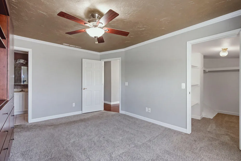 37782 Jefferson Avenue Harrison Charter Township, MI 48045