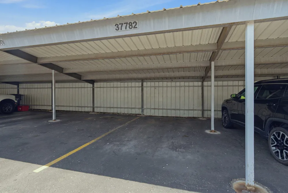 37782 Jefferson Avenue Harrison Charter Township, MI 48045