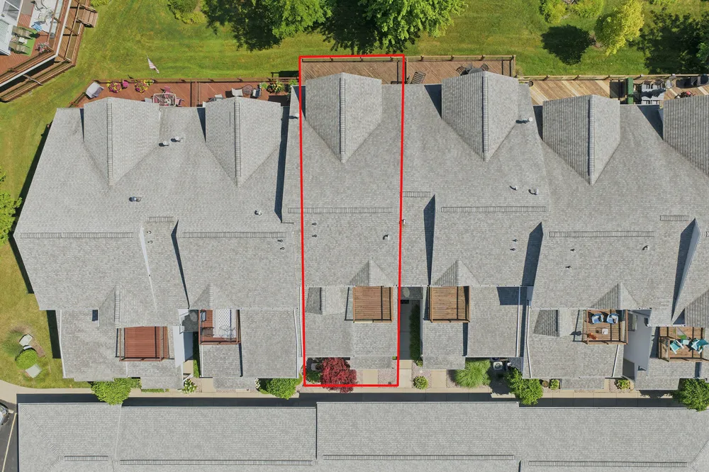 37782 Jefferson Avenue Harrison Charter Township, MI 48045