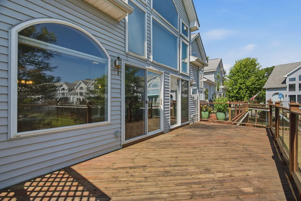 37782 Jefferson Avenue Harrison Charter Township, MI 48045