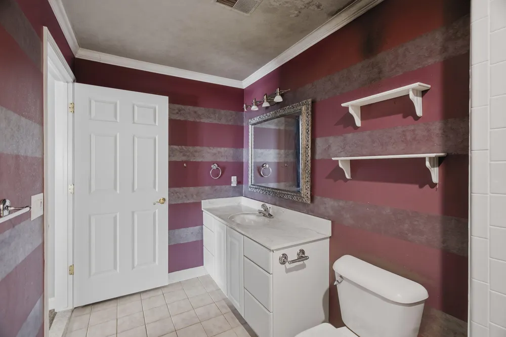 37782 Jefferson Avenue Harrison Charter Township, MI 48045