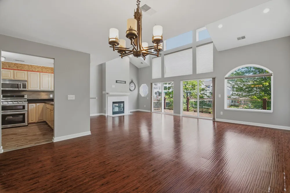 37782 Jefferson Avenue Harrison Charter Township, MI 48045