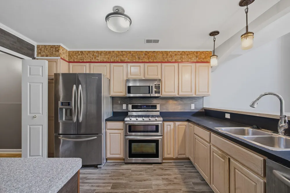 37782 Jefferson Avenue Harrison Charter Township, MI 48045