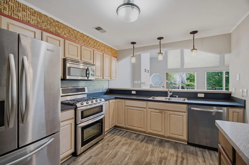37782 Jefferson Avenue Harrison Charter Township, MI 48045