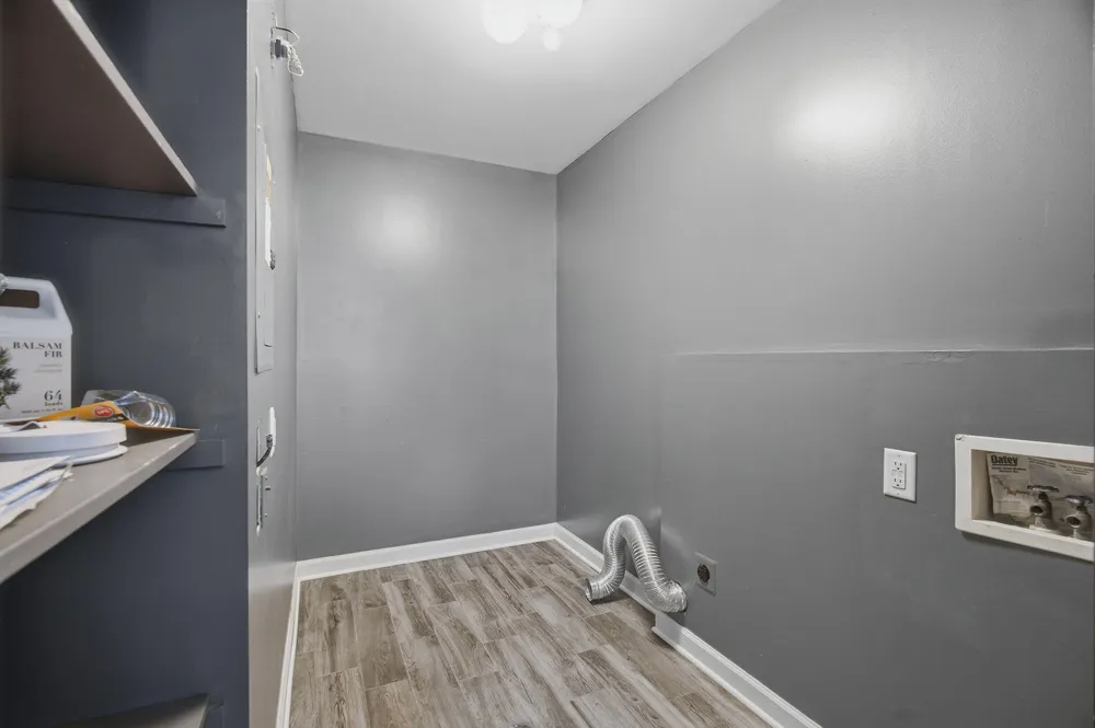 37782 Jefferson Avenue Harrison Charter Township, MI 48045