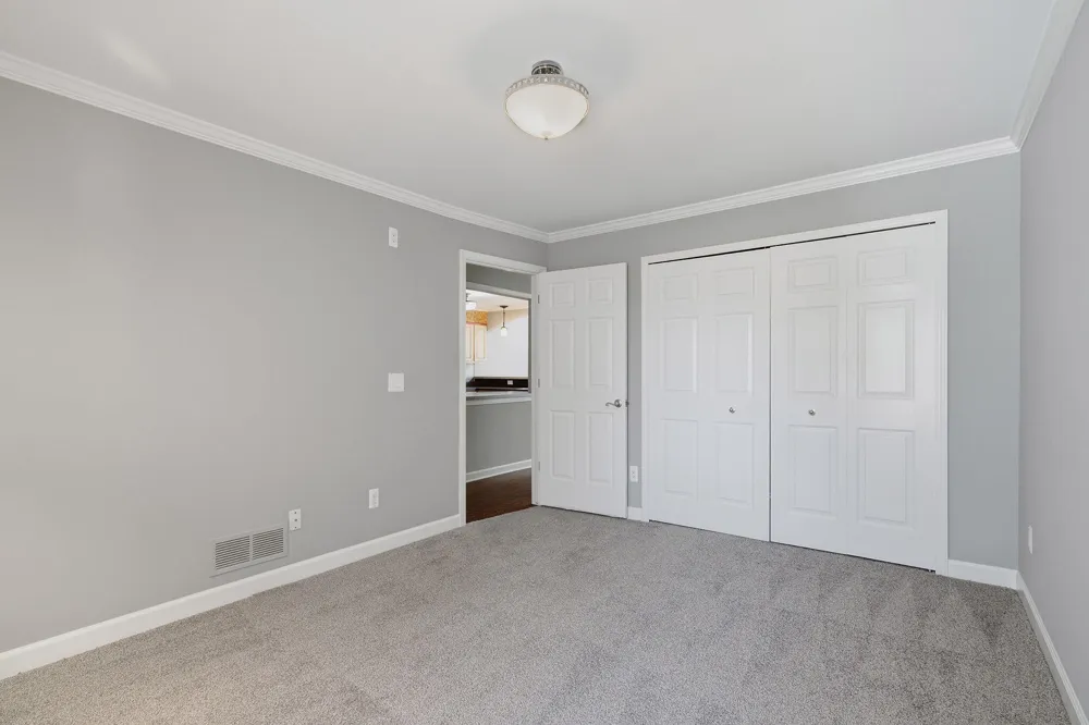 37782 Jefferson Avenue Harrison Charter Township, MI 48045