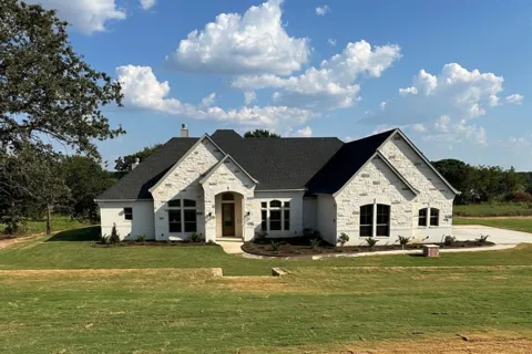 1009 Old Oaks Court