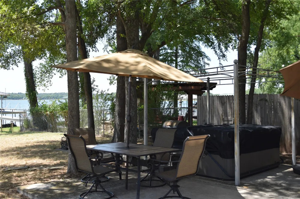 1411 E Lake Drive Weatherford, TX 76087
