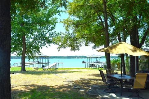 1411 E Lake Drive
