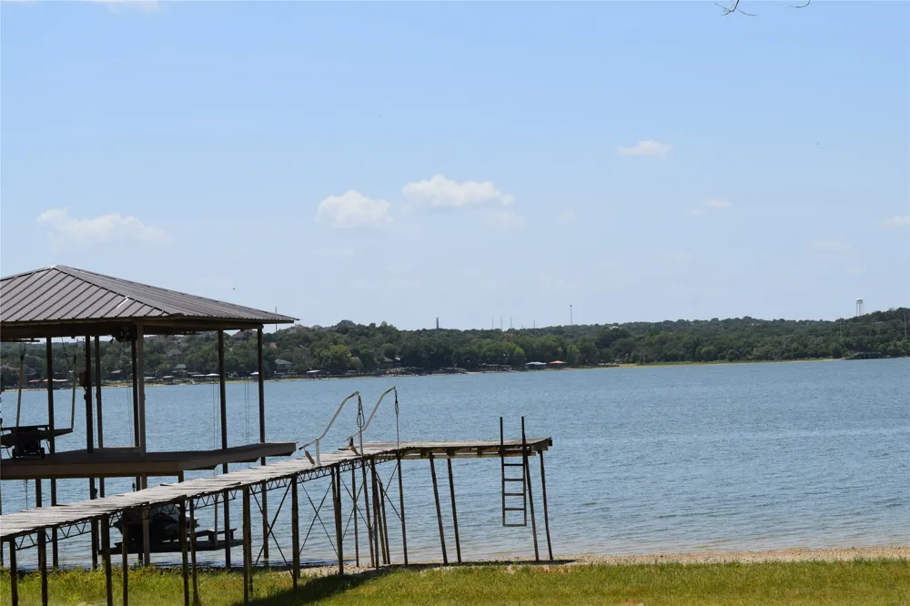 1411 E Lake Drive Weatherford, TX 76087