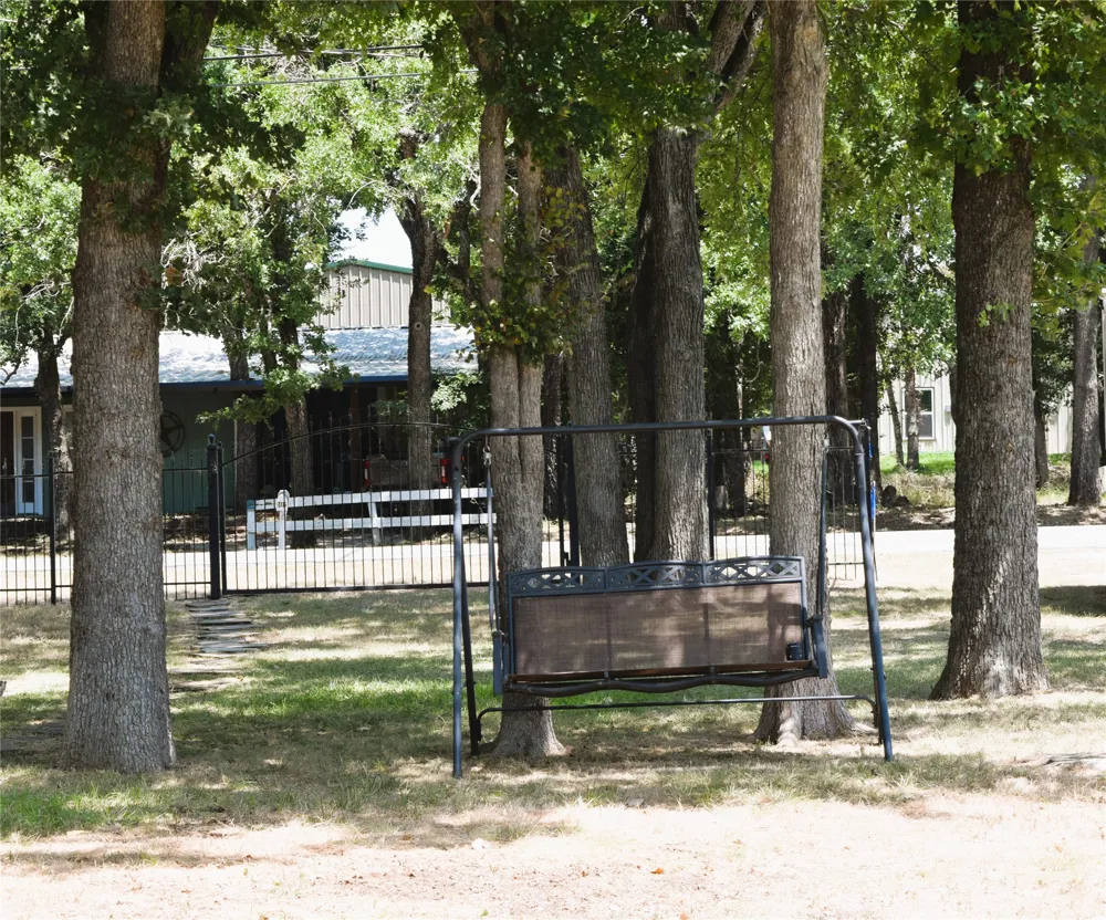 1411 E Lake Drive Weatherford, TX 76087