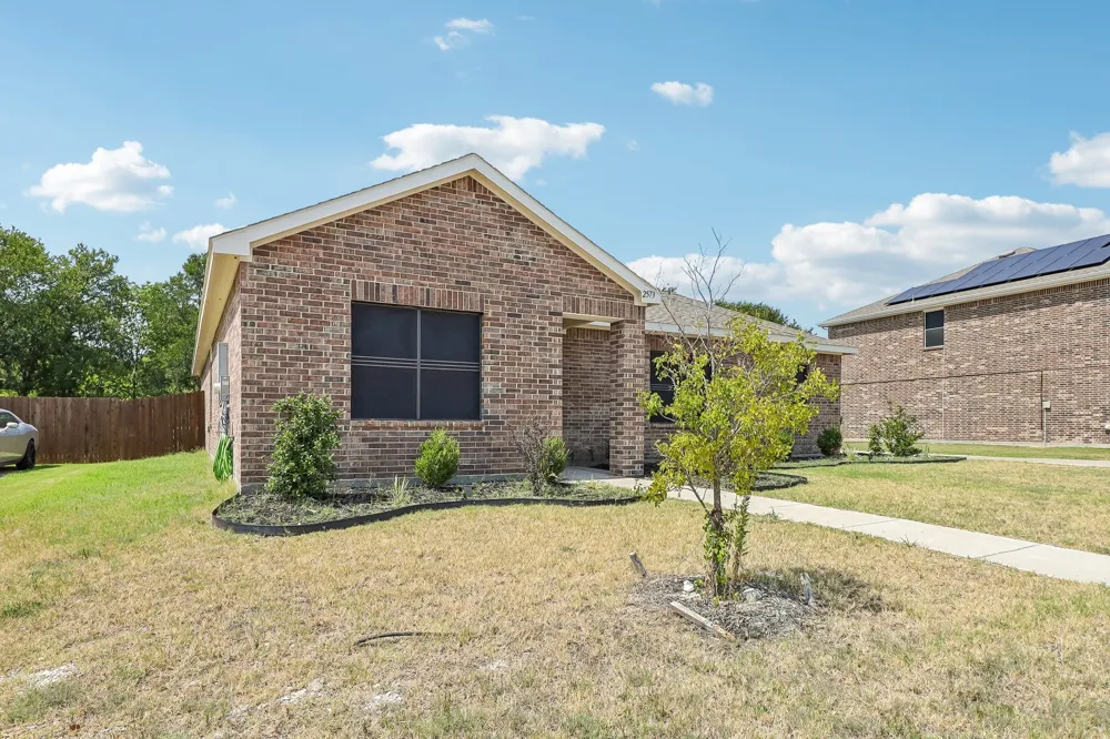 2573 Cinnamon Springs Road Glenn Heights, TX 75154