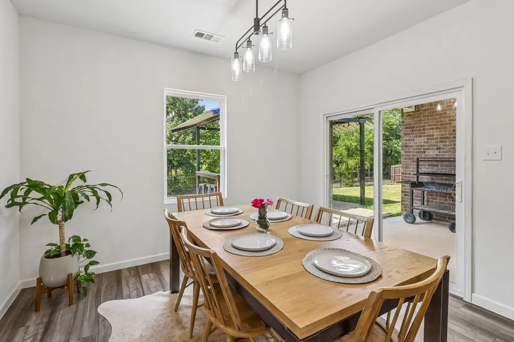 2573 Cinnamon Springs Road Glenn Heights, TX 75154