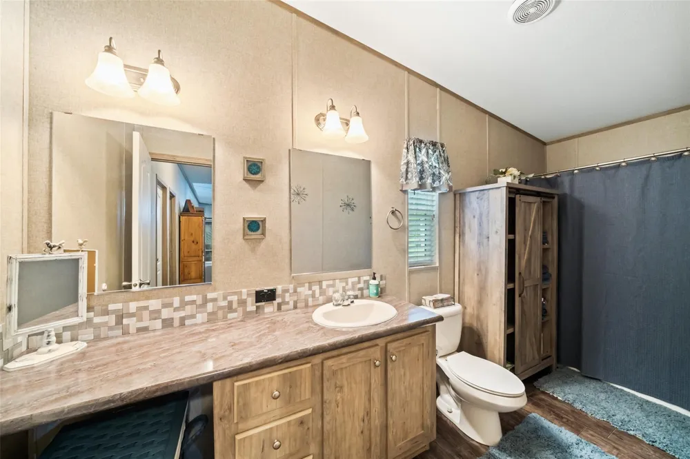 3270 County Road 2285 Cleveland, TX 77327