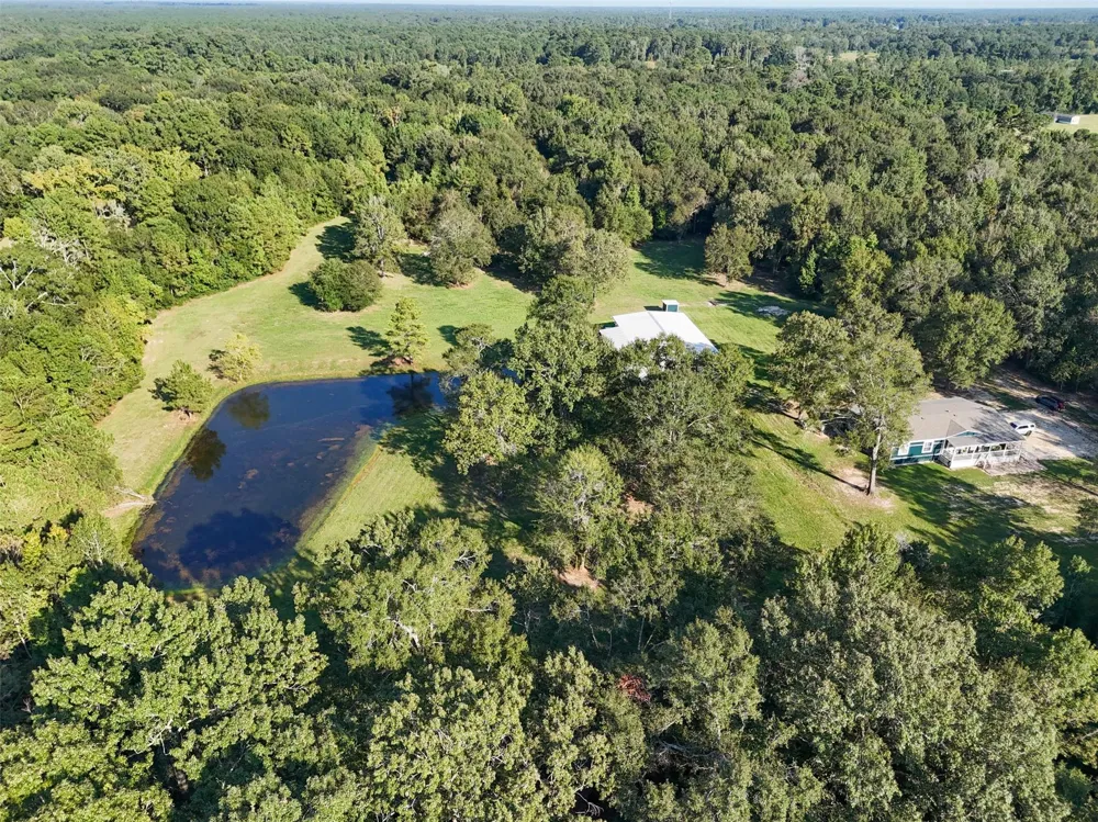 3270 County Road 2285 Cleveland, TX 77327