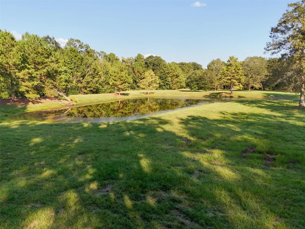 3270 County Road 2285 Cleveland, TX 77327