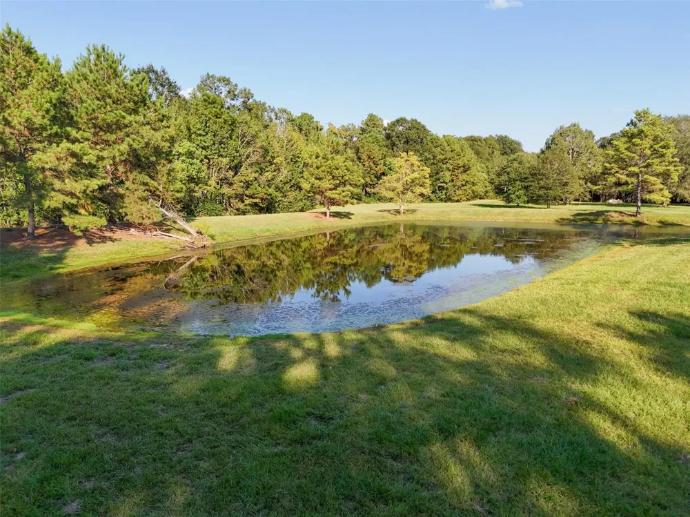 3270 County Road 2285 Cleveland, TX 77327