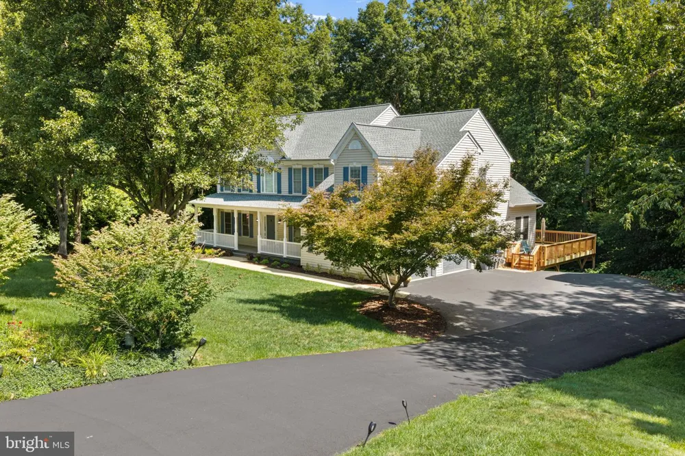 14023 FLAGTREE PLACE Manassas, VA 20112