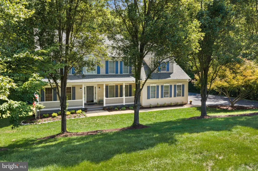 14023 FLAGTREE PLACE Manassas, VA 20112