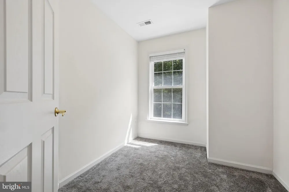 14023 FLAGTREE PLACE Manassas, VA 20112