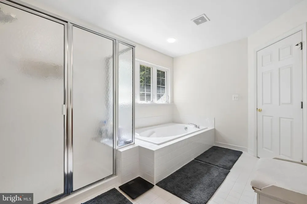 14023 FLAGTREE PLACE Manassas, VA 20112