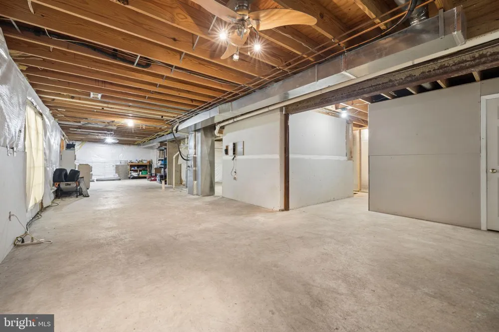 14023 FLAGTREE PLACE Manassas, VA 20112