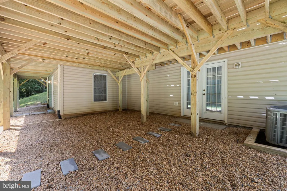 14023 FLAGTREE PLACE Manassas, VA 20112