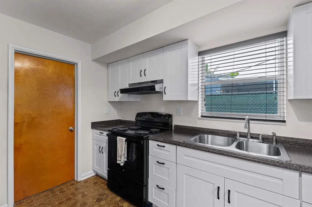 4987 SW 25th Avenue Dania Beach, FL 33312