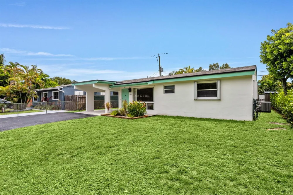 4987 SW 25th Avenue Dania Beach, FL 33312
