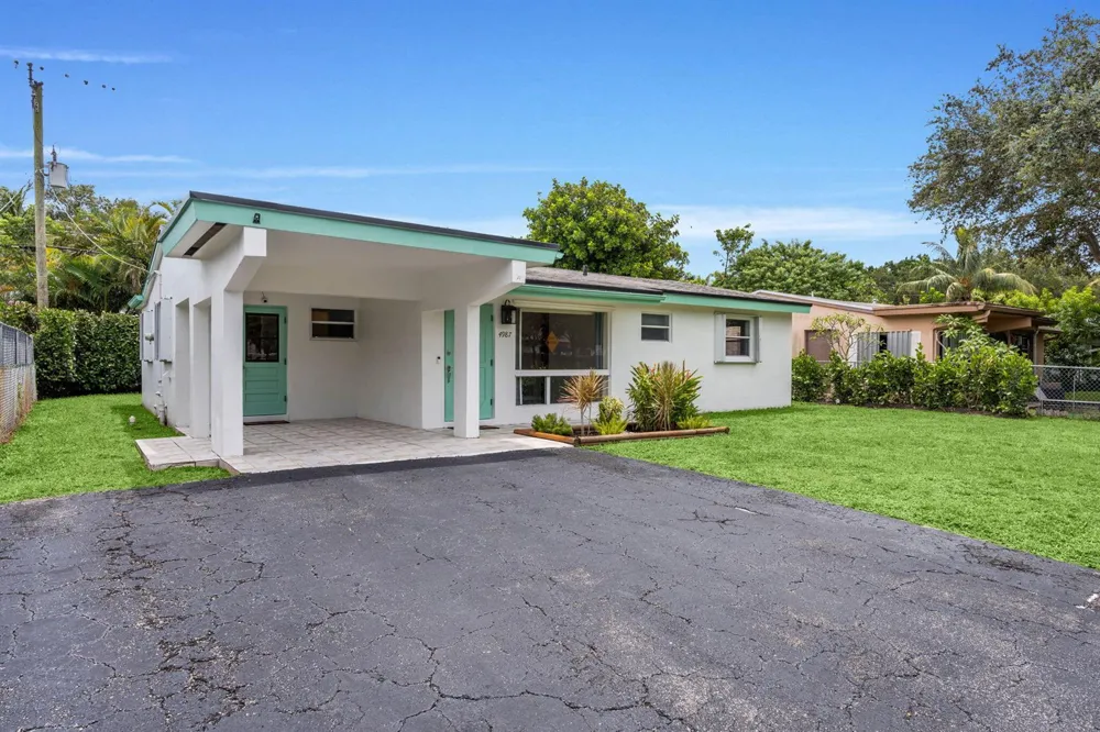 4987 SW 25th Avenue Dania Beach, FL 33312