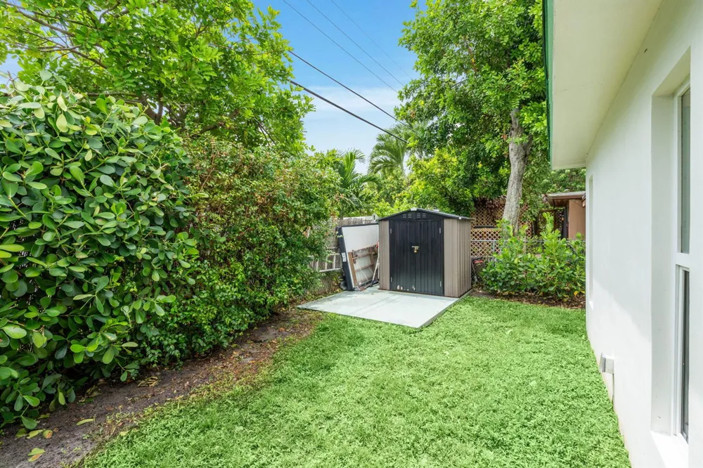 4987 SW 25th Avenue Dania Beach, FL 33312