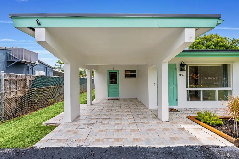 4987 SW 25th Avenue Dania Beach, FL 33312