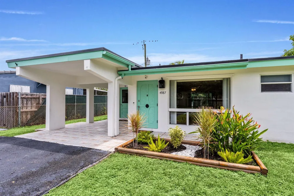 4987 SW 25th Avenue Dania Beach, FL 33312