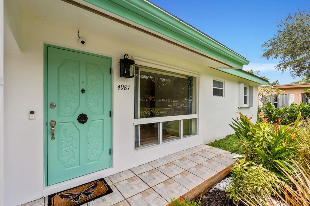 4987 SW 25th Avenue Dania Beach, FL 33312