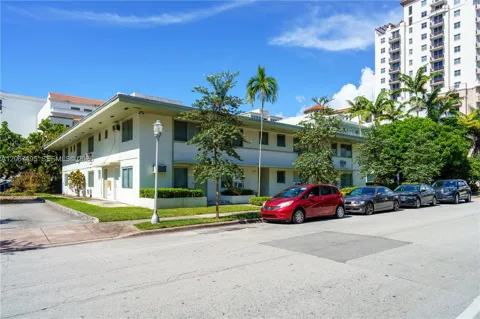 260 Navarre Ave #2