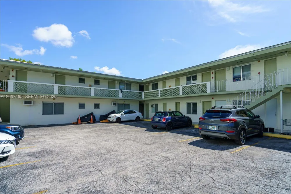 260 Navarre Ave #2 Coral Gables, FL 33134