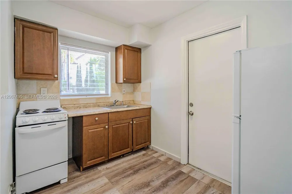 260 Navarre Ave #2 Coral Gables, FL 33134