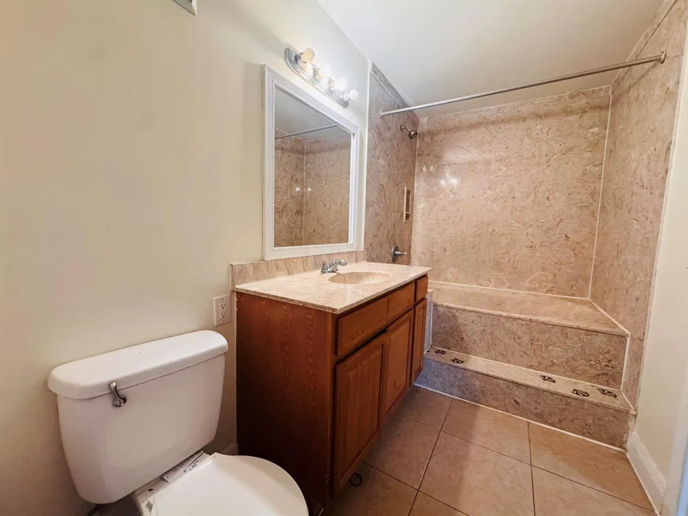 7 CROSSINGS CIRCLE #G Boynton Beach, FL 33435