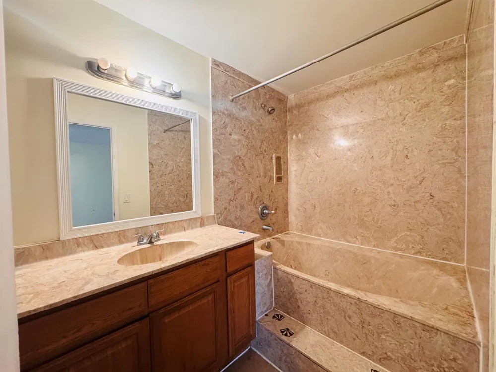 7 CROSSINGS CIRCLE #G Boynton Beach, FL 33435