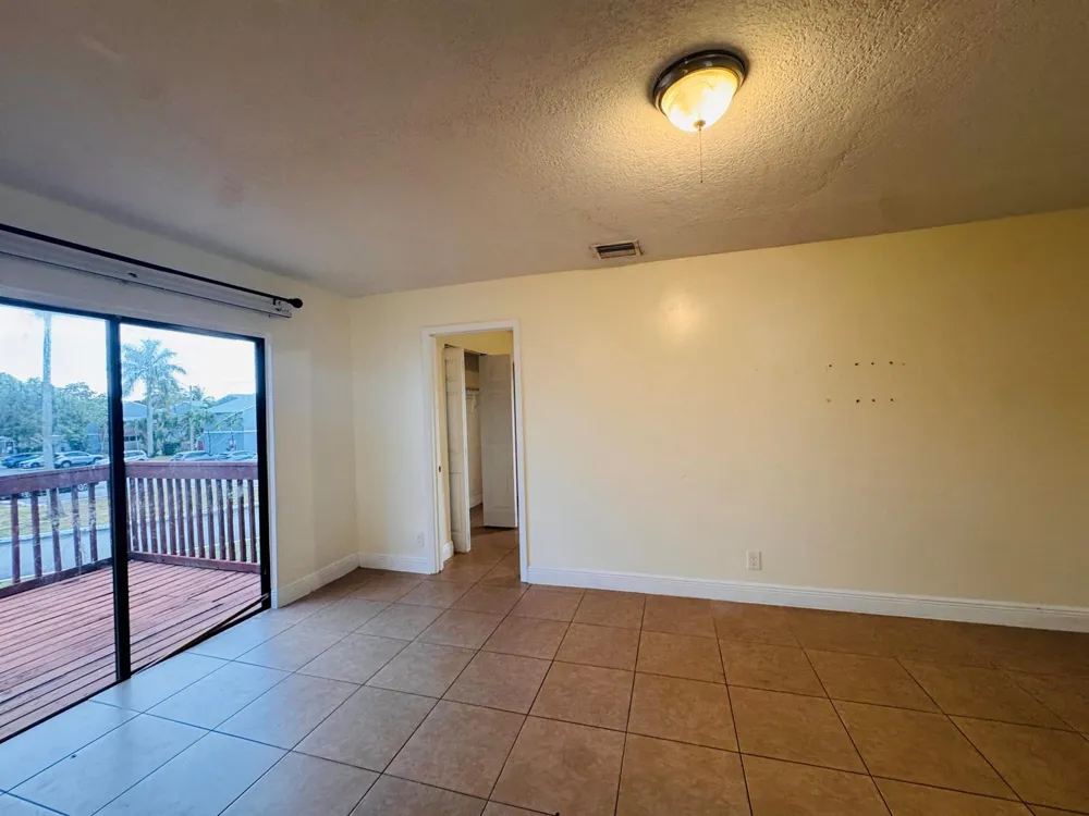 7 CROSSINGS CIRCLE #G Boynton Beach, FL 33435