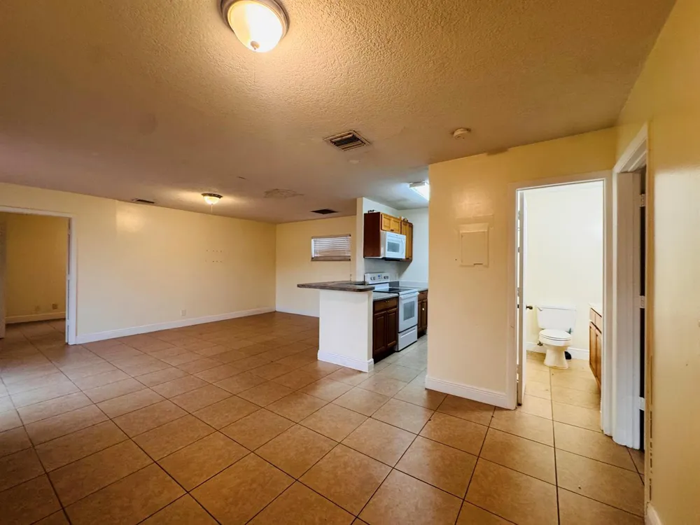 7 CROSSINGS CIRCLE #G Boynton Beach, FL 33435
