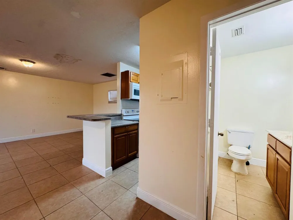 7 CROSSINGS CIRCLE #G Boynton Beach, FL 33435