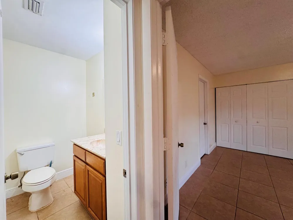 7 CROSSINGS CIRCLE #G Boynton Beach, FL 33435