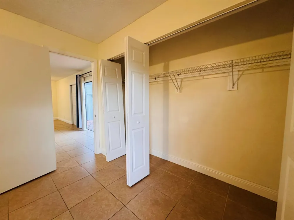 7 CROSSINGS CIRCLE #G Boynton Beach, FL 33435
