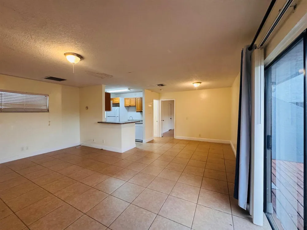7 CROSSINGS CIRCLE #G Boynton Beach, FL 33435